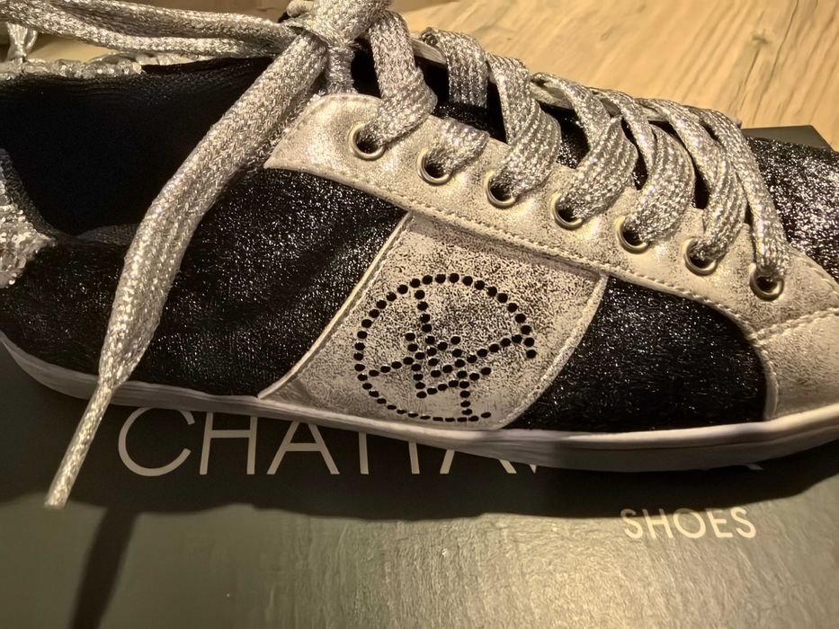 Чисто нови дамски кецове