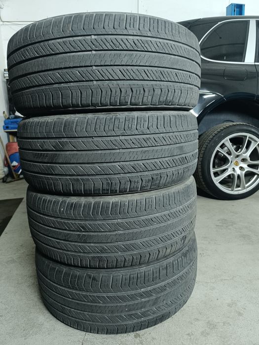 Продам резину 265 40 R22