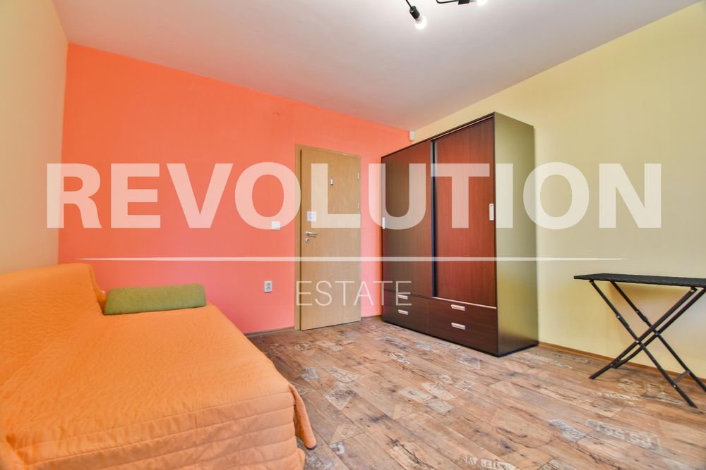 Дава се под наем Тристаен апартамент в София, Център - 91 кв.м за 960 € - Снимка #7