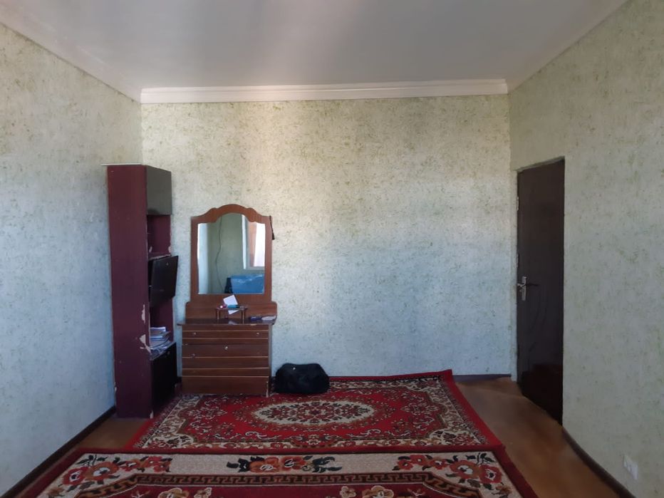 Квартира сотилад Термез центрдан 4этажка 3 хоналик