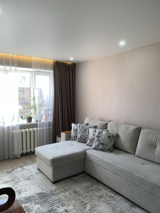 Продается своя 1 комнатная кв чиланзар 4 квартал 4 этаж