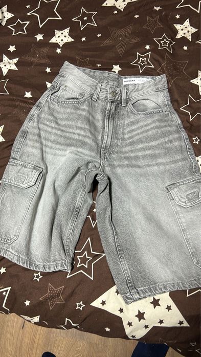 Blugii noi niciodata purtati