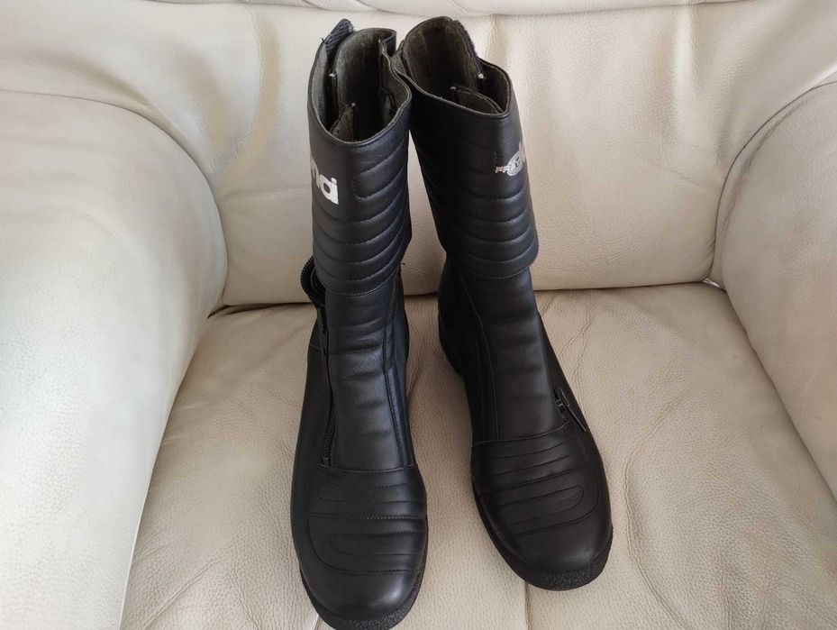 Ботуши на фирмата Дейтона