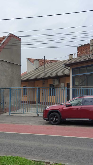 Spatiu comercial/birouri/servicii de inchiriat zona Piata Decebal