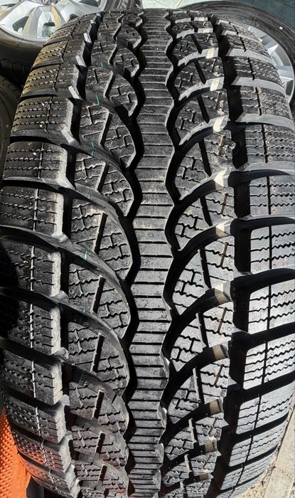 Roti jante VW Amarok Touareg 7L R5 R17 245/65/17 Bridgestone iarna