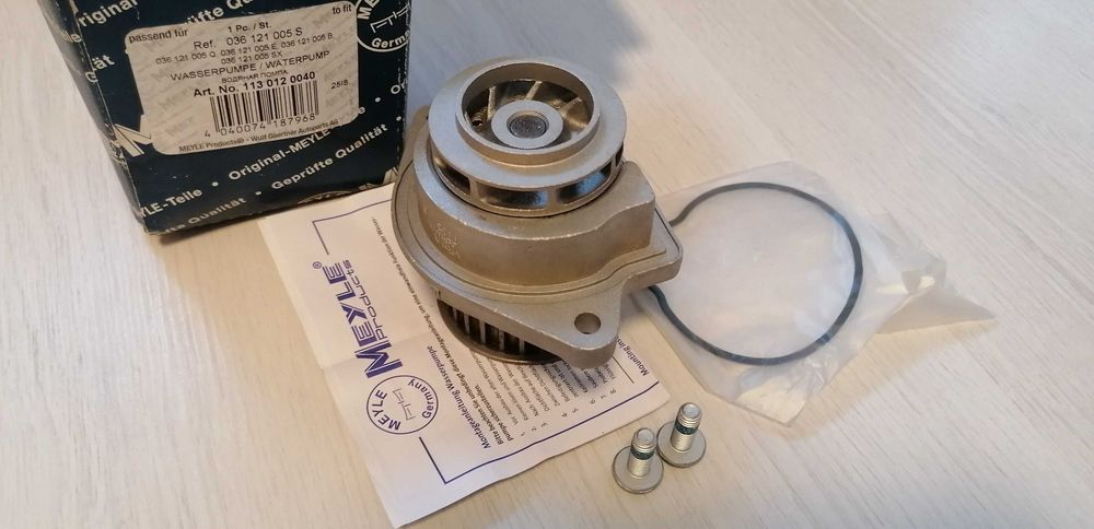 Pompa de apa GOLF V 1.4 mpi cod VAG 036 121 005 S