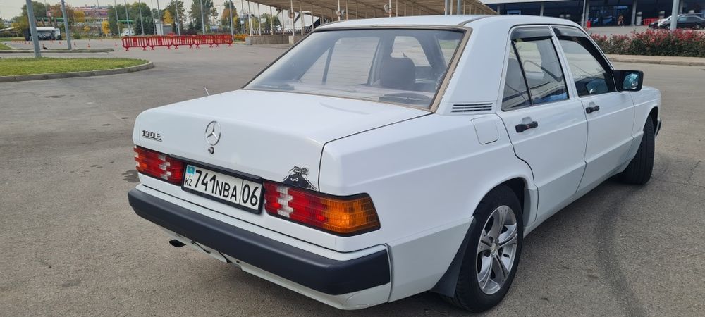 Мерседес Бенц  190й