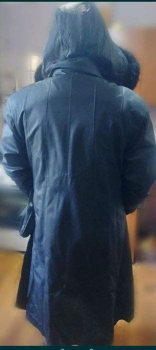 Пальто кожаное женское