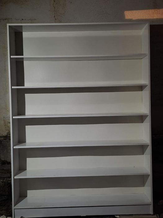 Kir moshin stulcha kitob javoni sotiladi