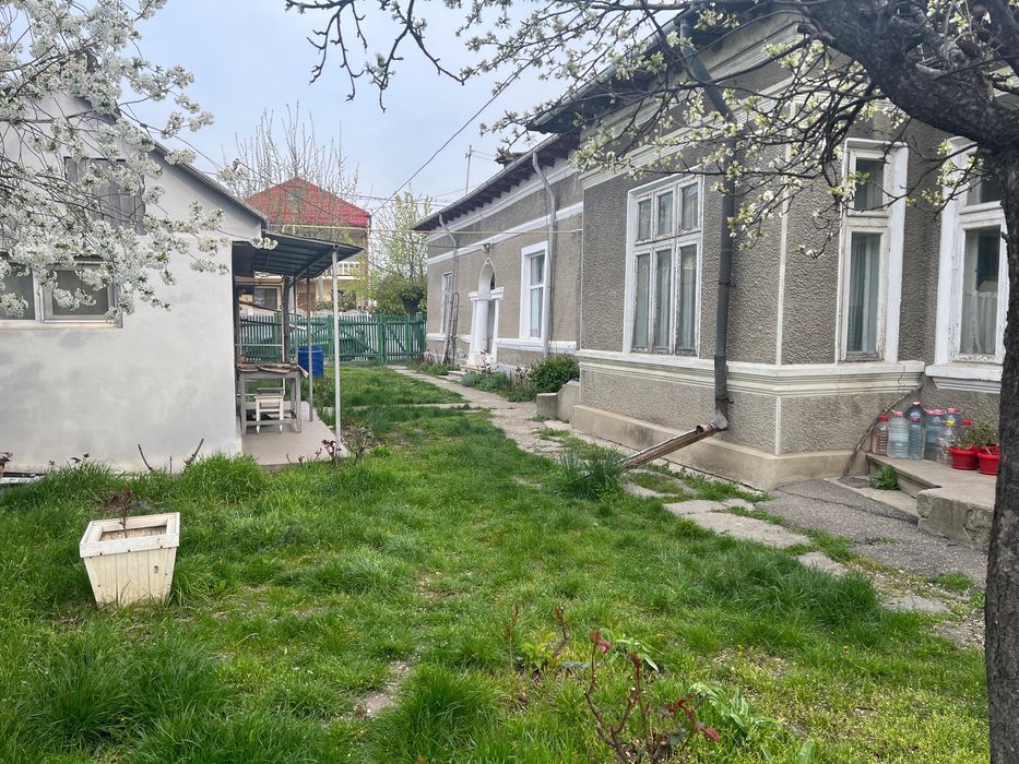 vand teren 637 mp si casa buzau
