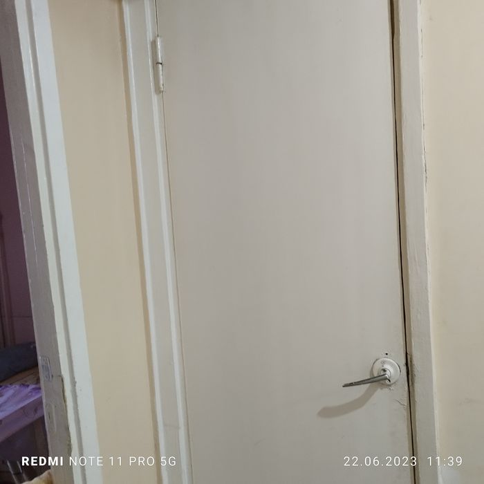 Продаю двери нормальном состоянии.