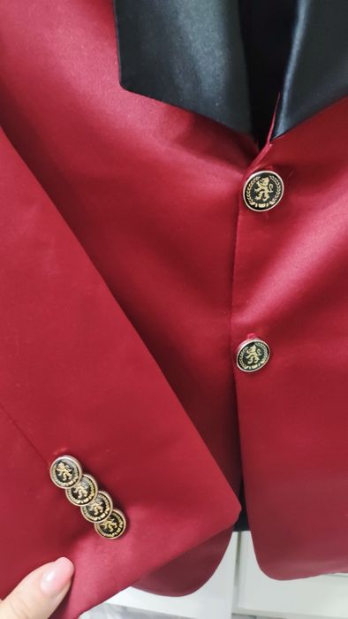 Продам концертные костюмы на мальчика