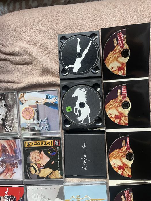 Продавам DVD и CD на Madonna