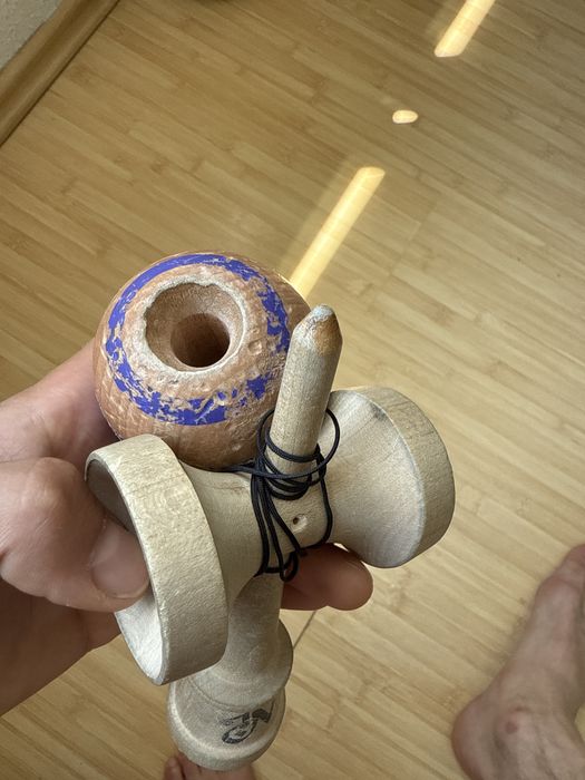 Kendama krom Adrian Vilau