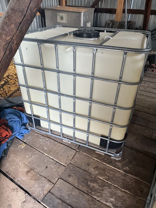 Vând Butoi 1000l IBC