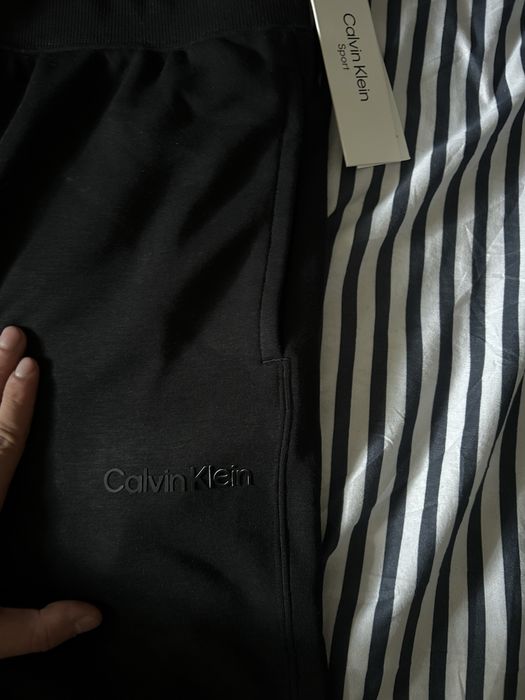 Pantaloni scurti Calvin Klein, marimea M, noi
