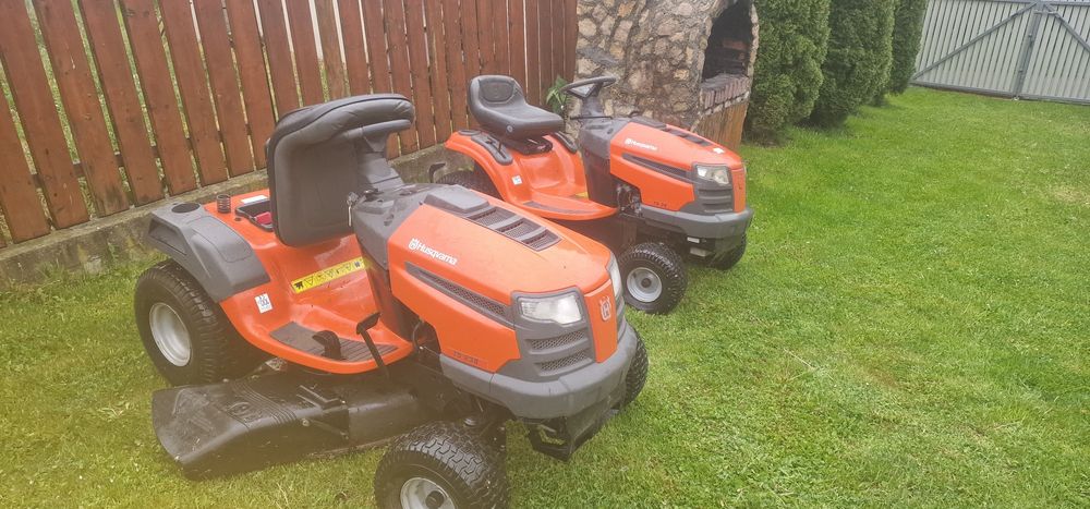 Vind două tractorase husqvarna