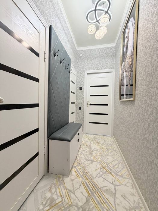 Kvartira sotiladi chilonzor 11 kvartl 2/1/4/ 50m2  metro peshkom 15 m