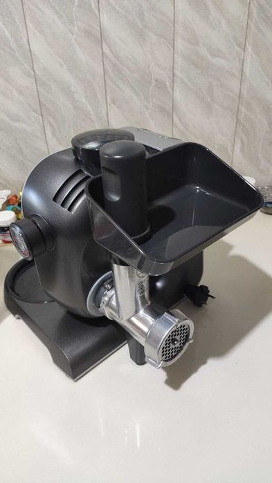 Продам кухонный комбайн Bosch MUM59M55, оригинал, состояние идеальное