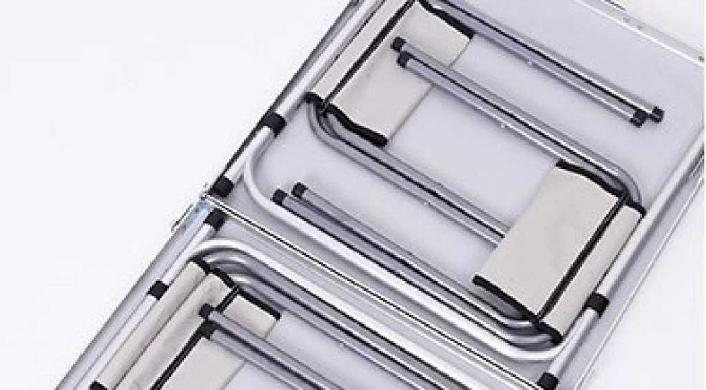 Сгъваема Маса с 4 стола за къмпинг