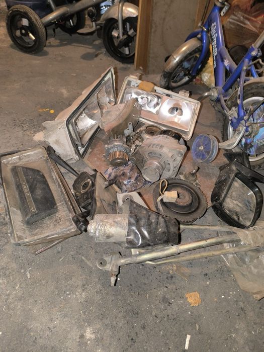 Продам запчасти на ваз 2110.