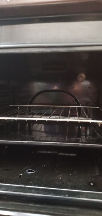 Продам газовую плиту