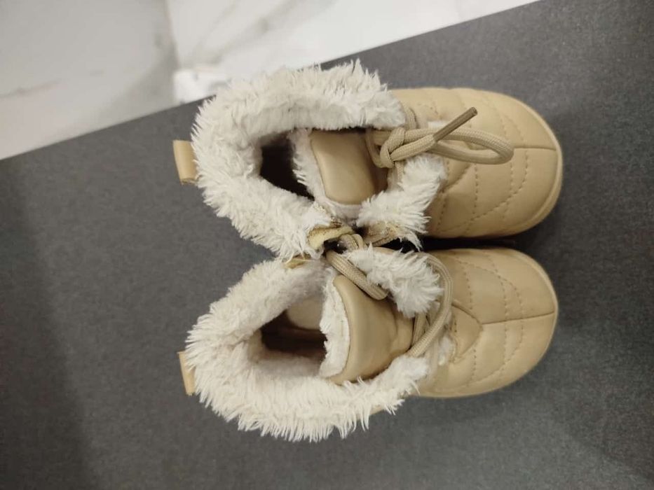 Продам детское обувь