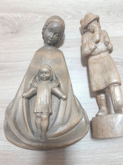 Sculpturi din lemn