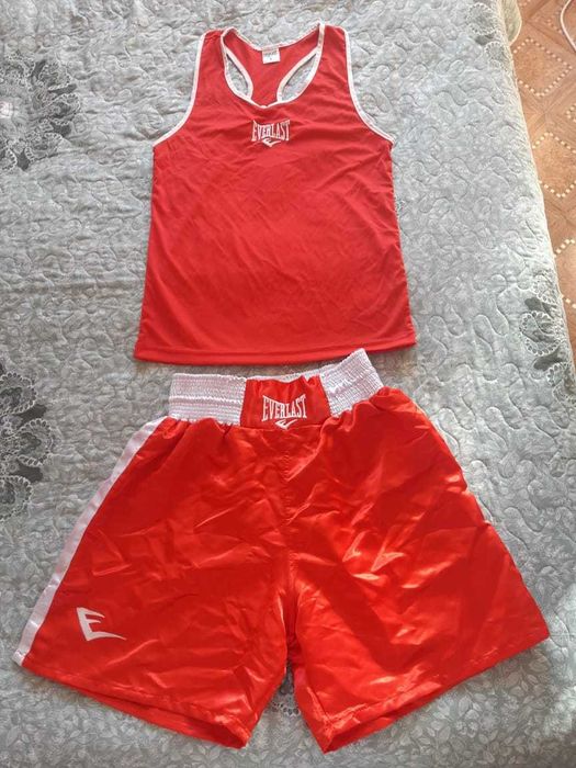 Продаю детский боксерский костюм