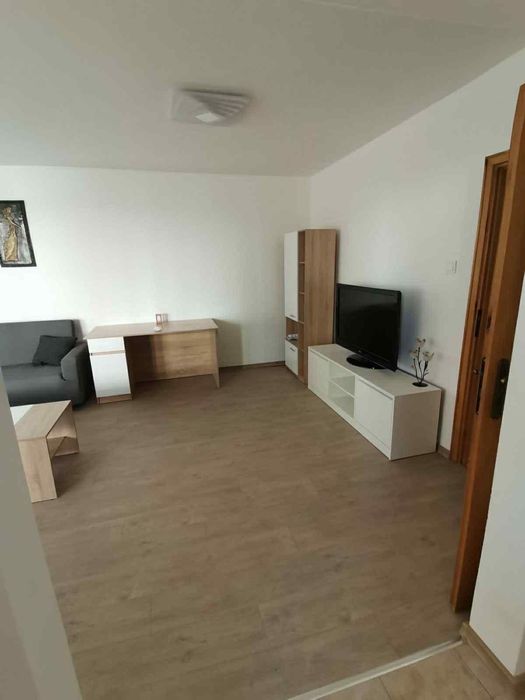 Дава се под наем Тристаен апартамент в Пловдив, Център - 130 кв.м за 590 € - Снимка #2