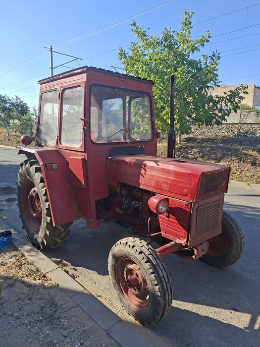 Tractor U445 ...