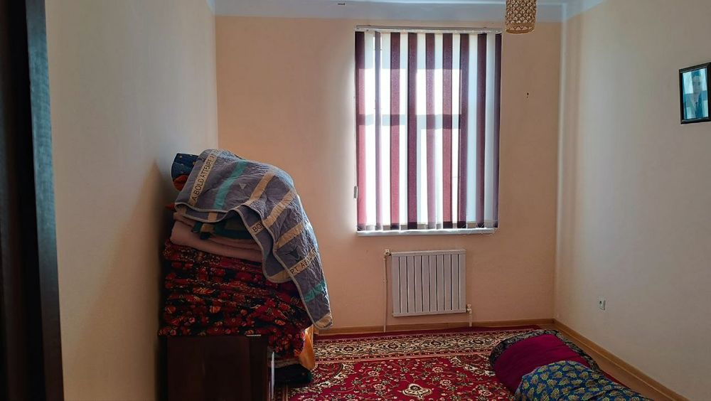 27-мкр 1-этаж 3 комната