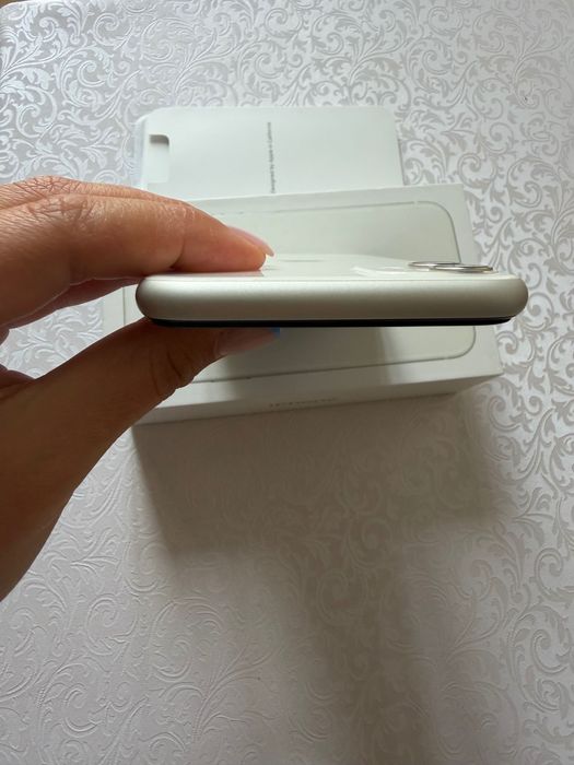 iPhone 11 64Gb в отличном состоянии