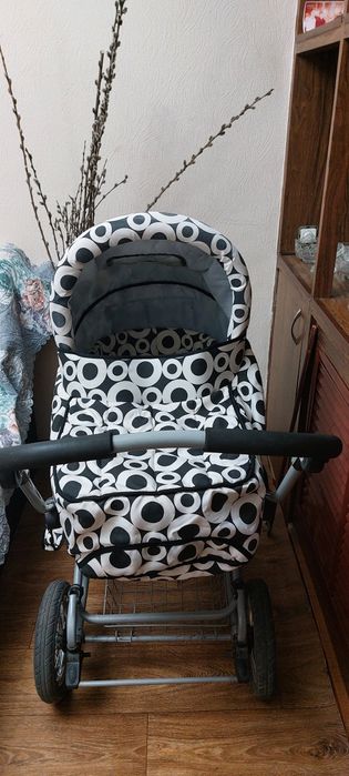 Продам дескую коляску 3 в 1