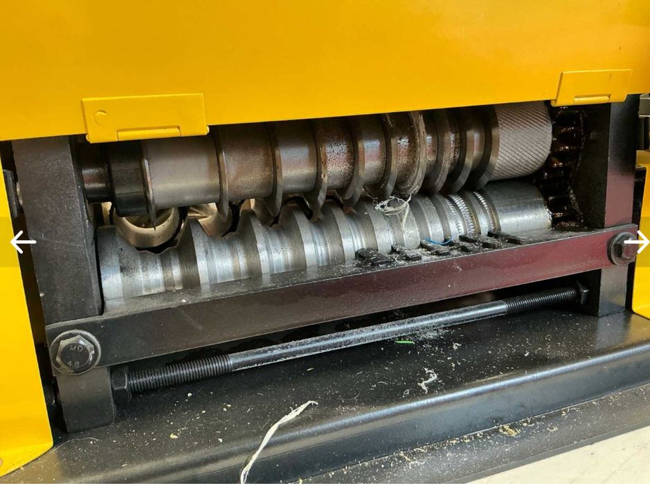 Masina de dezizolat cabluri