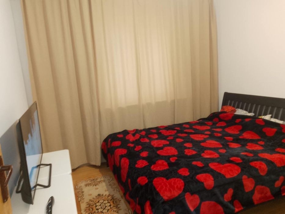 Apartament cu 3camere semidecomandat