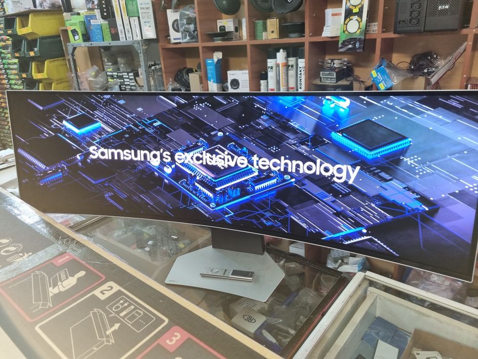 Геймърски монитор SAMSUNG ,49 INCH , OLED , НОВ