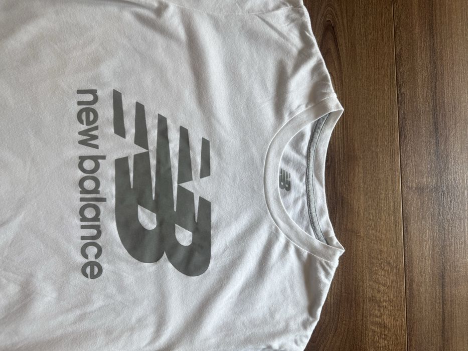 New Balance Mens Graphic V Flying NB Brand T-Shirt Classic