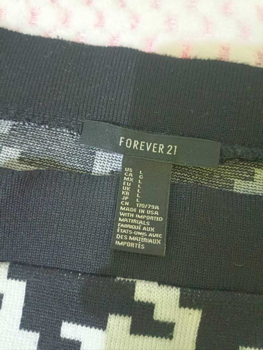 Пола в отлично състояние Forever 21