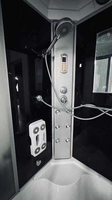 Душевая кабинка с массажем