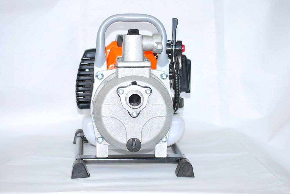 Бензинова Водна помпа за поливане-1 цол-двутактова 52 куб.см