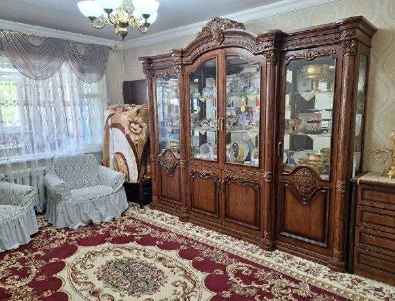 Юнусабад 8, 3/4/4 Кирпич 77 серия не торец 80,000
