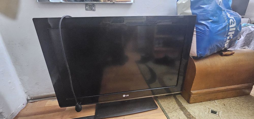 Продам телевизор LG