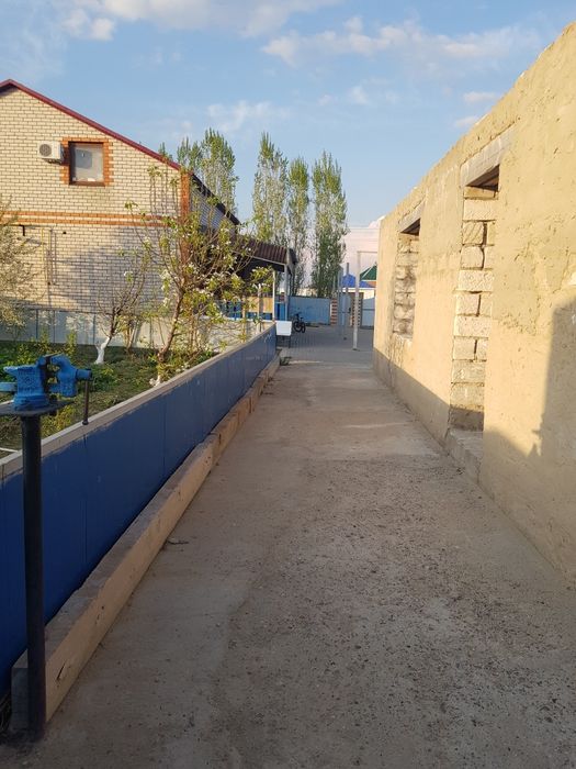 Жер үй сатылады.