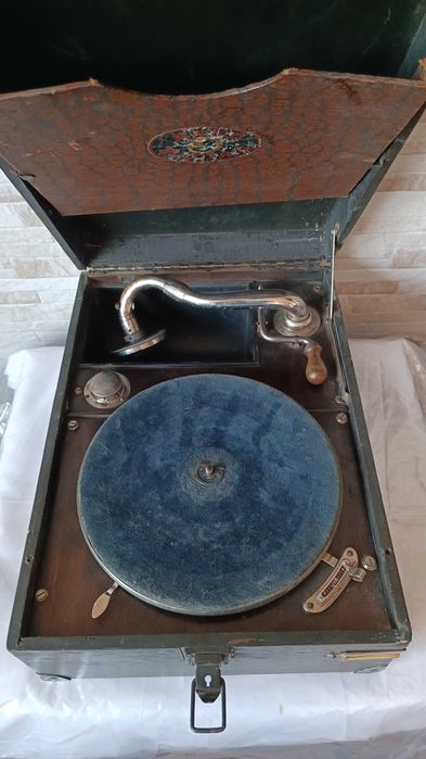 Български грамофон с манивела - Radio Electric - 1930"г.