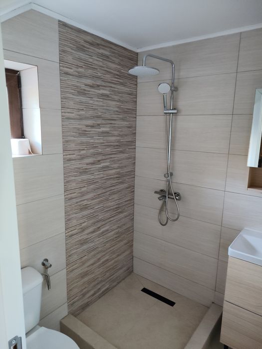 Dau in chirie casă ,1 bucătărie 1 baie  1 cameră in mansardă