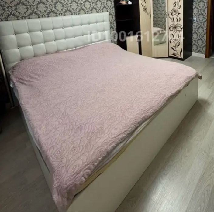 Продам большую кровать