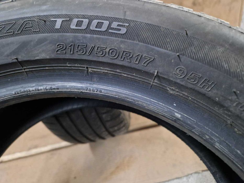 2 Bridgestone R17 215/50
летни гуми
DOT1520