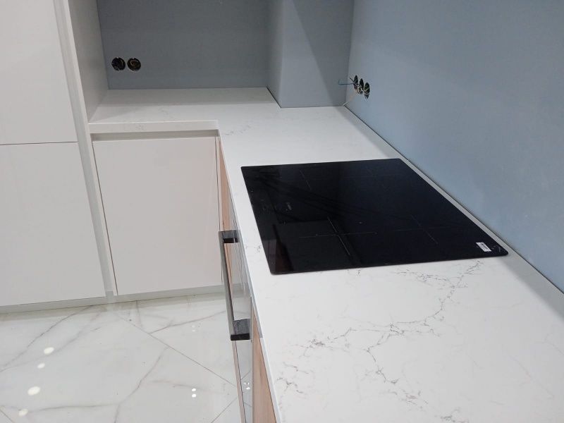 Столешницы из акрила и кварца