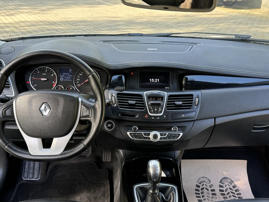 Renault Laguna 2.0 dci 150 cp 2012 INITIALE PARIS